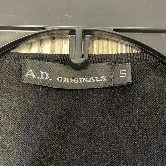 AD ORIGINALS BLACK RHINESTONE NECKLINE SLEEVELESS TOP SMALL - Picture 4 of 6